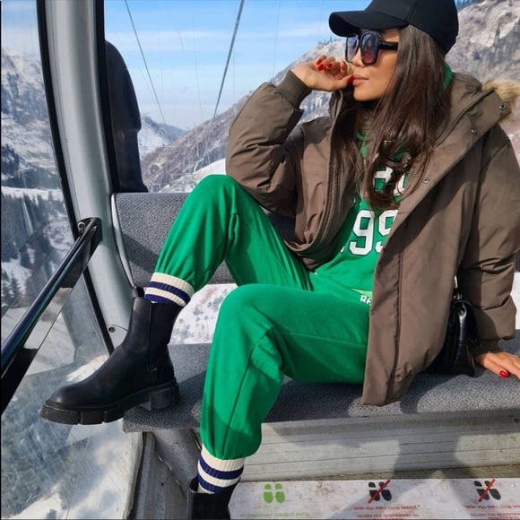 𝗡𝗪𝗧 𝗭𝗮𝗿𝗮 • Varsity Jogger Pants - Picture 2 of 16